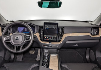 Новый Volvo XC60 2025 (10 фото)