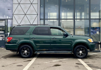 Подержанный автомобиль Toyota Sequoia 2001 года (4 фото)