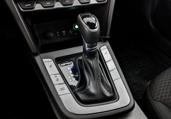 Подержанный автомобиль Hyundai Elantra Sedan 2020 года (19 фото)