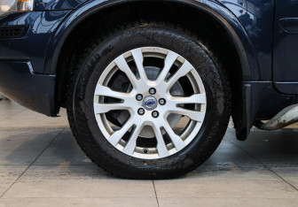 Подержанный автомобиль Volvo XC90 2014 года (25 фото)