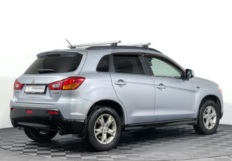 Подержанный автомобиль Mitsubishi ASX 2012 года (5 фото)