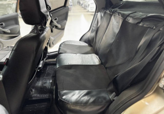 Подержанный автомобиль Fiat Albea 2012 года (16 фото)