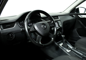 Подержанный автомобиль Skoda Octavia Wagon 2013 года (7 фото)