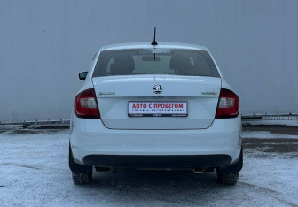 Подержанный автомобиль Skoda Rapid Liftback 2018 года (6 фото)
