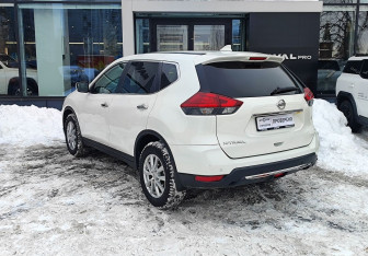 Подержанный автомобиль Nissan X-Trail 2020 года (6 фото)