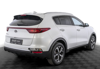 Подержанный автомобиль Kia Sportage 2021 года (5 фото)