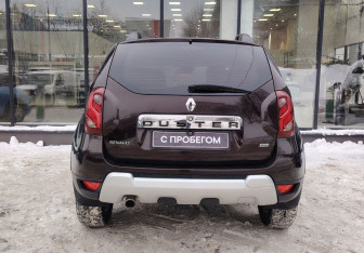 Подержанный автомобиль Renault Duster 2018 года (7 фото)
