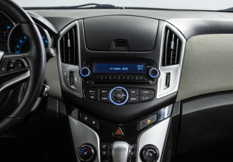 Подержанный автомобиль Chevrolet Cruze Sedan 2013 года (12 фото)