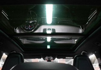 Подержанный автомобиль Porsche Cayenne 2021 года (19 фото)