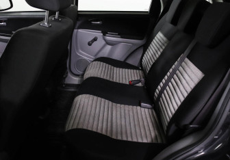 Подержанный автомобиль Suzuki SX4 Hatchback 2013 года (9 фото)