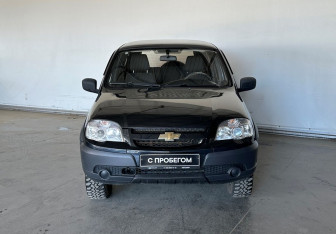Подержанный автомобиль Chevrolet Niva 2015 года (2 фото)