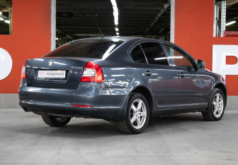Подержанный автомобиль Skoda Octavia Liftback 2010 года (5 фото)