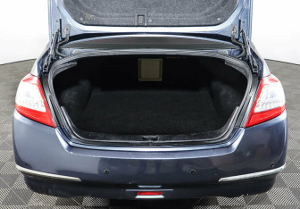 Подержанный автомобиль Nissan Teana 2012 года (21 фото)