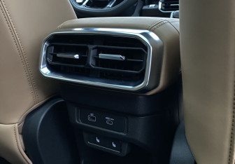 Подержанный автомобиль Jetour T2 2024 года (28 фото)