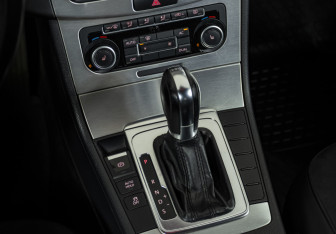 Подержанный автомобиль Volkswagen Passat Sedan 2011 года (15 фото)