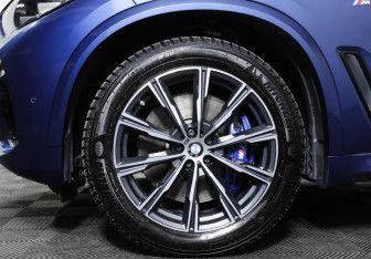 Подержанный автомобиль BMW X5 2019 года (28 фото)