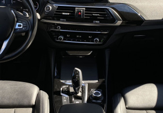 Подержанный автомобиль BMW X4 2019 года (14 фото)