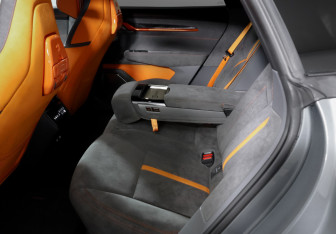 Подержанный автомобиль Zeekr 001 2023 года (10 фото)