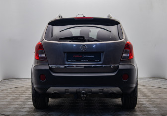Подержанный автомобиль Opel Antara 2014 года (4 фото)