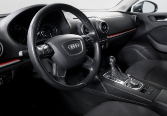 Подержанный автомобиль Audi A3 Sedan 2014 года (13 фото)