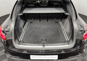 Подержанный автомобиль BMW X4 2021 года (9 фото)