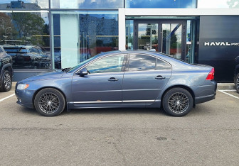 Подержанный автомобиль Volvo S80 2011 года (8 фото)