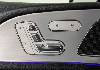 Подержанный автомобиль Mercedes-Benz GLE 2023 года (17 фото)