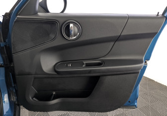 Подержанный автомобиль MINI Countryman 2018 года (24 фото)