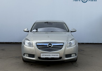 Подержанный автомобиль Opel Insignia Sedan 2011 года (2 фото)