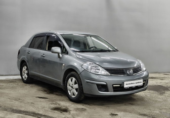 Подержанный автомобиль Nissan Tiida Sedan 2010 года (3 фото)