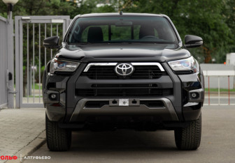 Новый Toyota Hilux 2025 (2 фото)