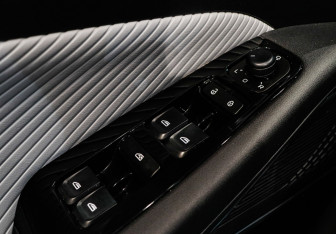 Подержанный автомобиль Geely Emgrand 2023 года (18 фото)