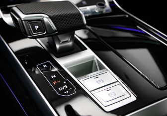 Подержанный автомобиль Audi SQ8 2024 года (16 фото)