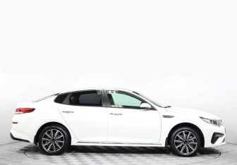 Подержанный автомобиль Kia Optima Sedan 2018 года (4 фото)