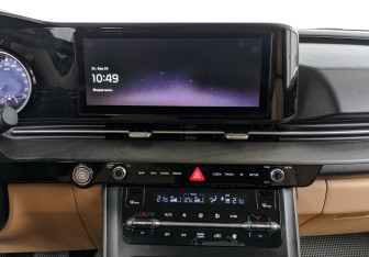 Подержанный автомобиль Kia Carnival 2021 года (15 фото)