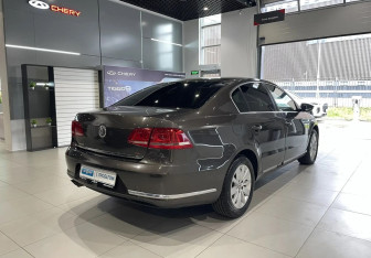 Подержанный автомобиль Volkswagen Passat Sedan 2012 года (4 фото)
