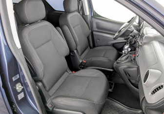 Подержанный автомобиль Peugeot Partner 2021 года (23 фото)