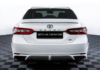 Подержанный автомобиль Toyota Camry Sedan 2020 года (6 фото)