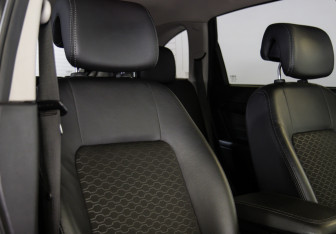 Подержанный автомобиль Chevrolet Captiva 2013 года (15 фото)