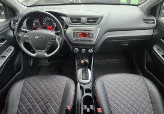 Подержанный автомобиль Kia Rio Hatchback 2016 года (9 фото)