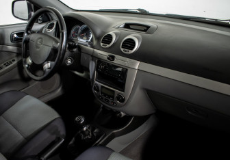 Подержанный автомобиль Chevrolet Lacetti Wagon 2011 года (10 фото)