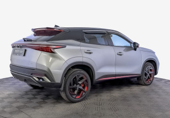 Подержанный автомобиль Omoda C5 2024 года (5 фото)