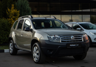 Подержанный автомобиль Renault Duster 2013 года (2 фото)