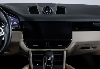 Подержанный автомобиль Porsche Cayenne 2021 года (13 фото)