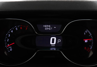 Подержанный автомобиль Renault Kaptur 2017 года (11 фото)