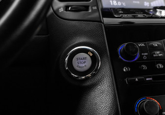 Подержанный автомобиль Infiniti FX 2011 года (19 фото)