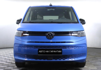 Подержанный автомобиль Volkswagen Multivan 2022 года (2 фото)