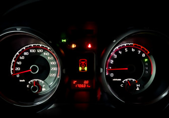 Подержанный автомобиль Mitsubishi Pajero 2011 года (13 фото)