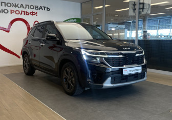 Подержанный автомобиль Kia Seltos 2023 года (3 фото)