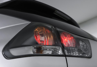 Подержанный автомобиль Lexus RX 2004 года (24 фото)